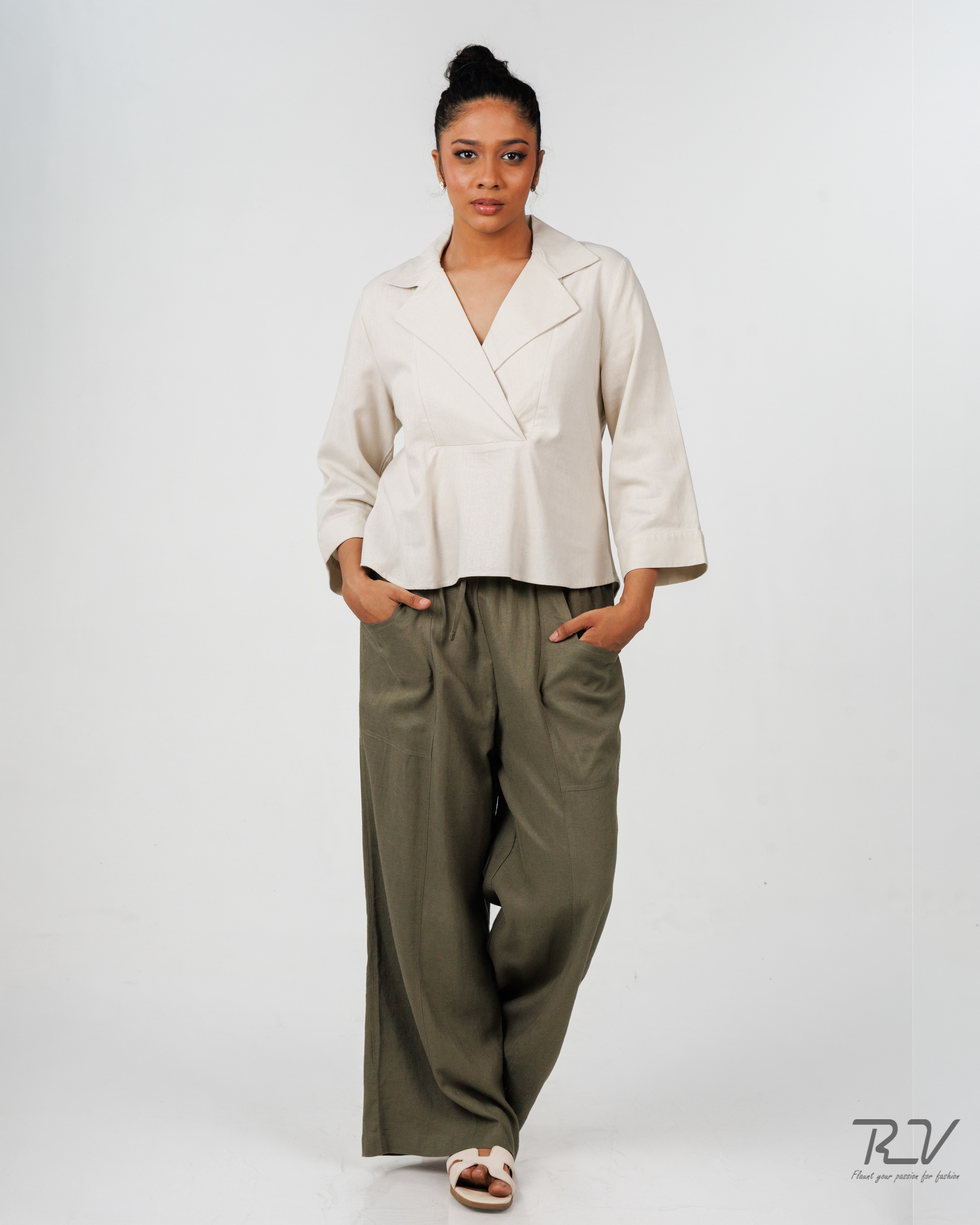 18 (2) Reverse Collar Yoke Detail Top - Image 1